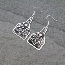 Load image into Gallery viewer, Patterned Casting Dangle Earrings
